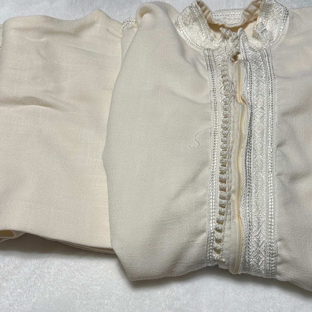 Source Unknown Cream Embroidered Garment